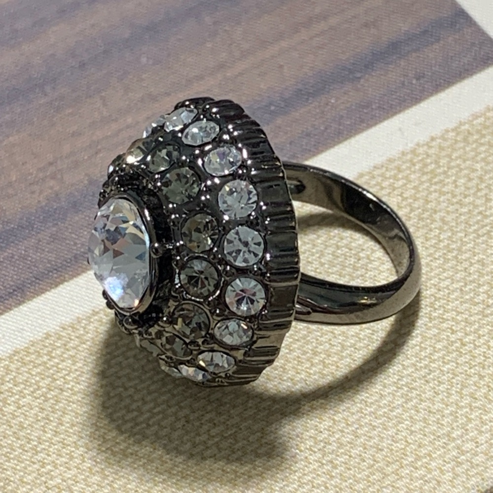 black& Crystal round dome chunky dark  Ring size 5